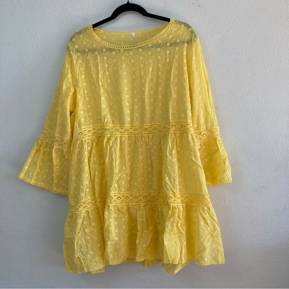Beautiful  long sleeves dress.